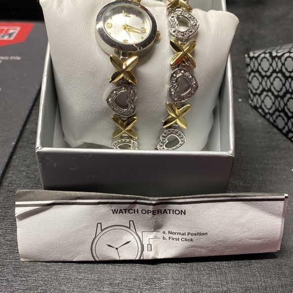 NWT watch and bracelet set - Picture 4 of 5